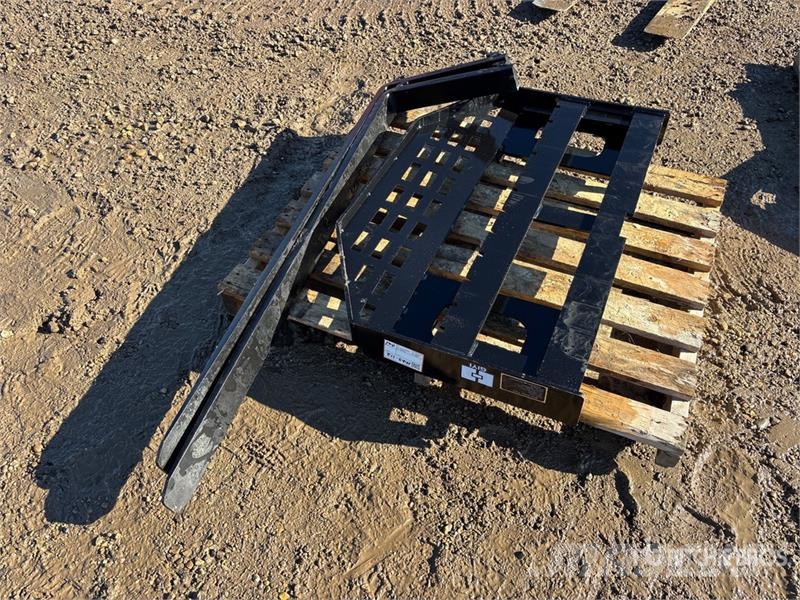 GIYI GY-DHC 59 in Skid Steer Forks (Unused) Forche