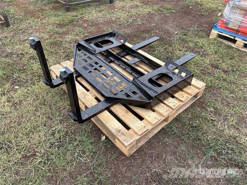 GIYI GY-DHC 59 in Skid Steer Forks (Unused) 叉