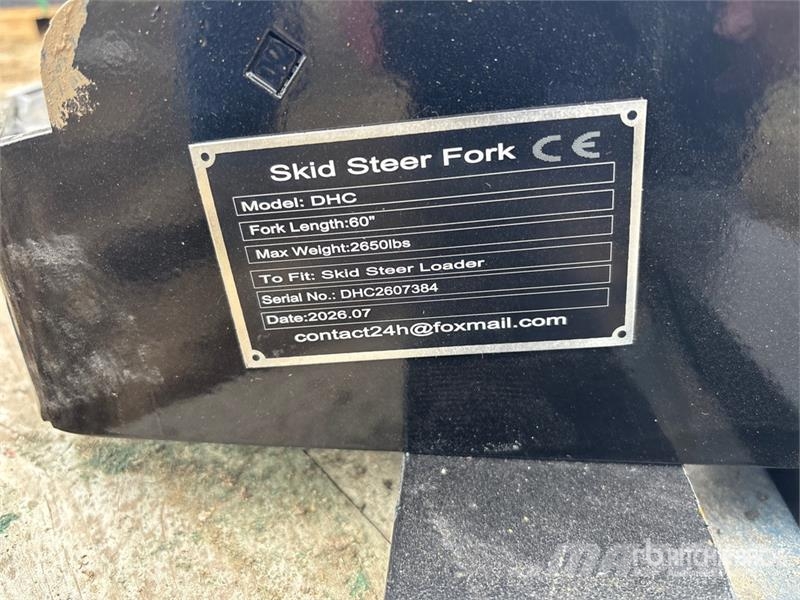 GIYI GY-DHC 59 in Skid Steer Forks (Unused) Šakės
