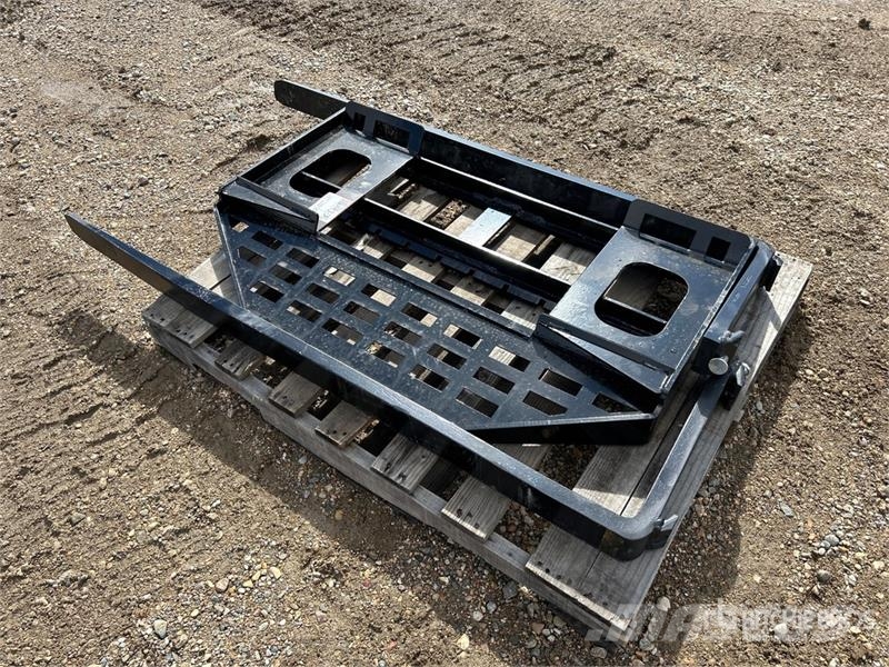 GIYI GY-DHC 59 in Skid Steer Forks (Unused) Vidlica