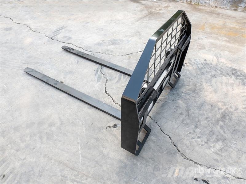  GIYI GY-DHC 59 in Skid Steer Forks (Unused) شوكات