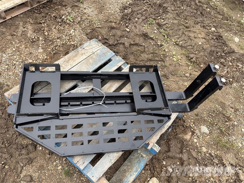 GIYI GY-DHC 59 in Skid Steer Forks (Unused) Šakės