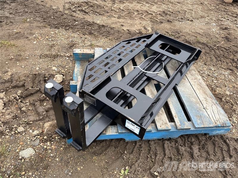 GIYI GY-DHC 59 in Skid Steer Forks (Unused) Šakės