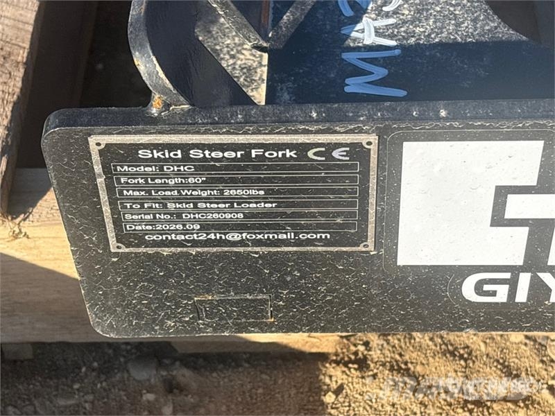  GIYI GY-DHC 59 in Skid Steer Forks (Unused) Horquillas