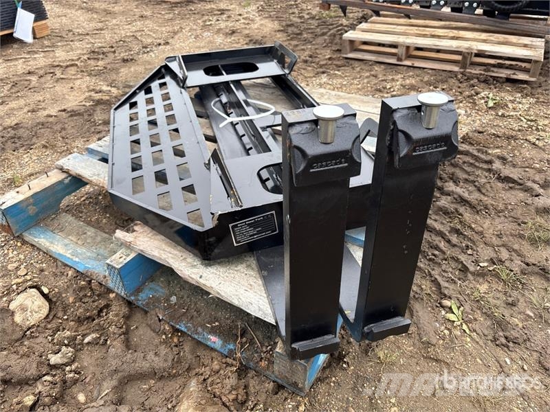 GIYI GY-DHC 59 in Skid Steer Forks (Unused) Šakės