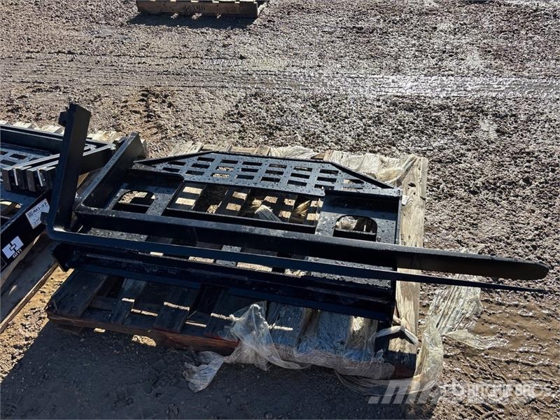  GIYI GY-DHC 59 in Skid Steer Forks (Unused) Forche