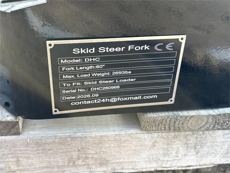  GIYI GY-DHC 60 in Skid Steer Forks (Unused) Horquillas