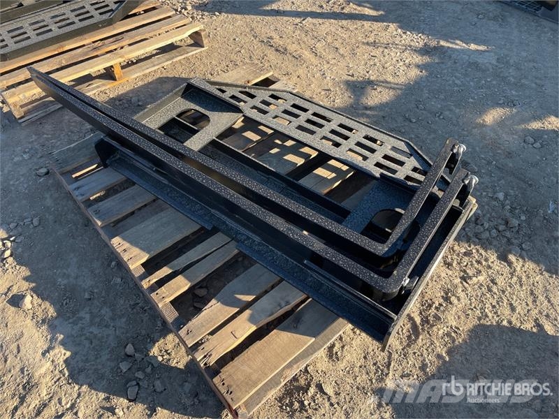 GIYI GY-DHC 60 in Skid Steer Forks (Unused) Fourche