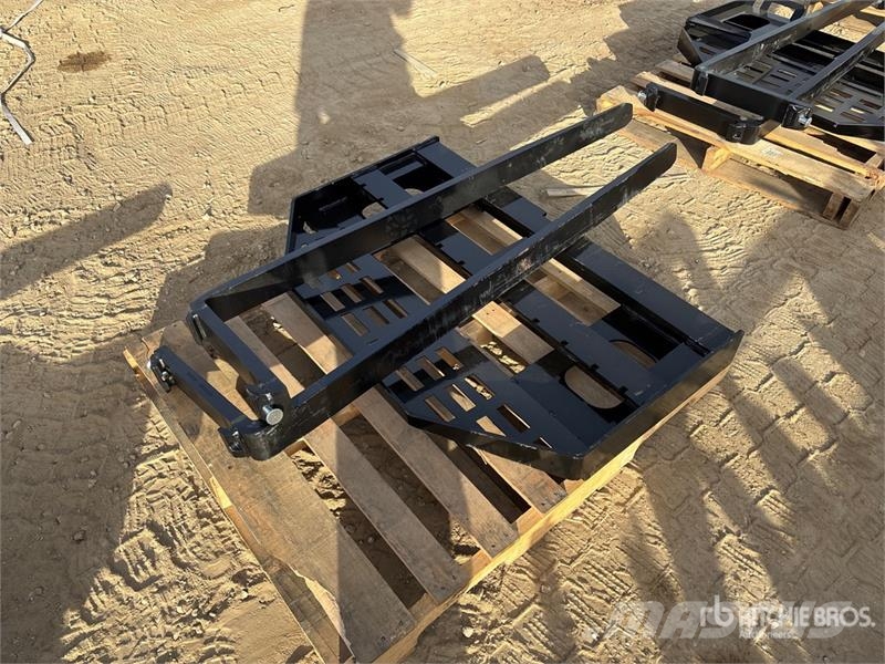  GIYI GY-DHC 60 in Skid Steer Forks (Unused) Horquillas