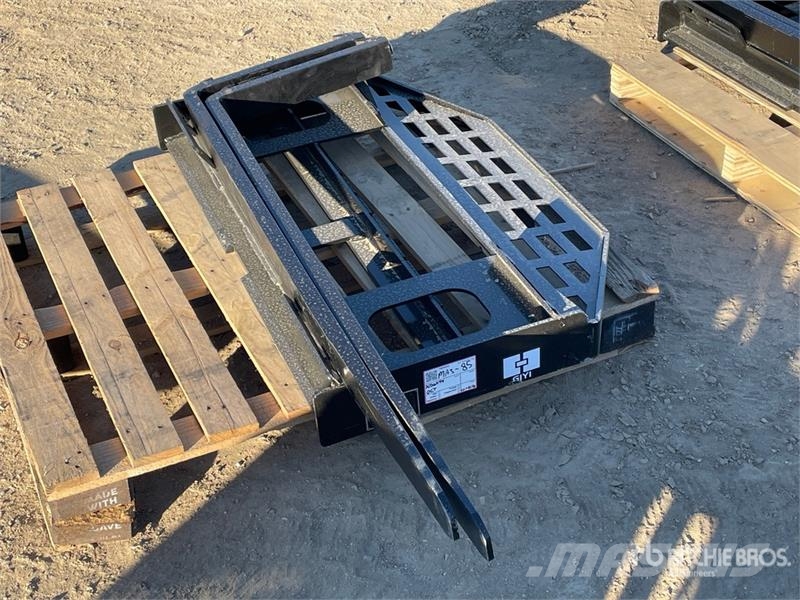 GIYI GY-DHC 60 in Skid Steer Forks (Unused) Fourche