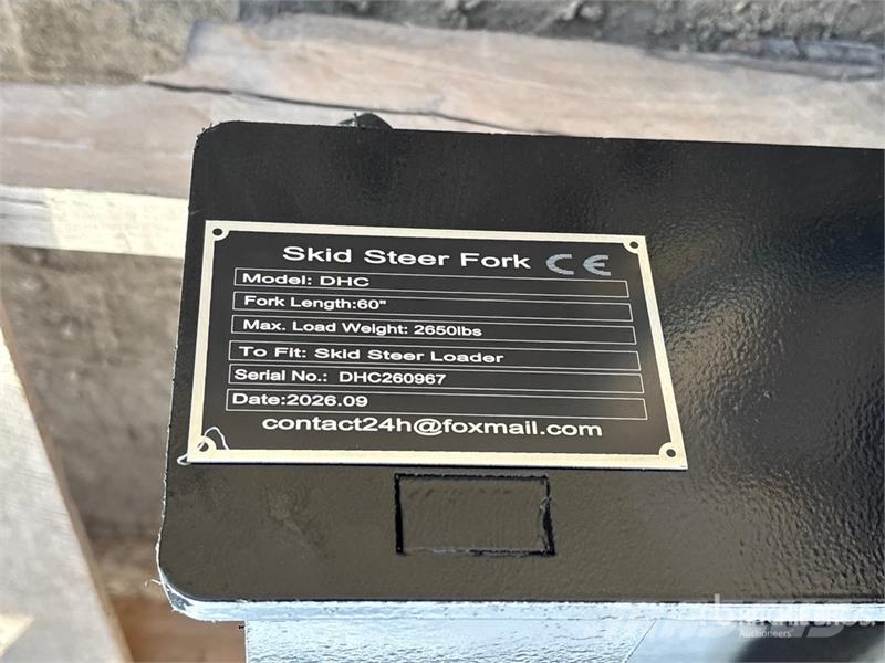  GIYI GY-DHC 60 in Skid Steer Forks (Unused) Horquillas