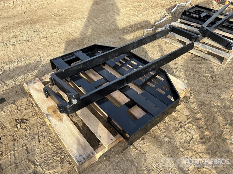  GIYI GY-DHC 60 in Skid Steer Forks (Unused) Horquillas