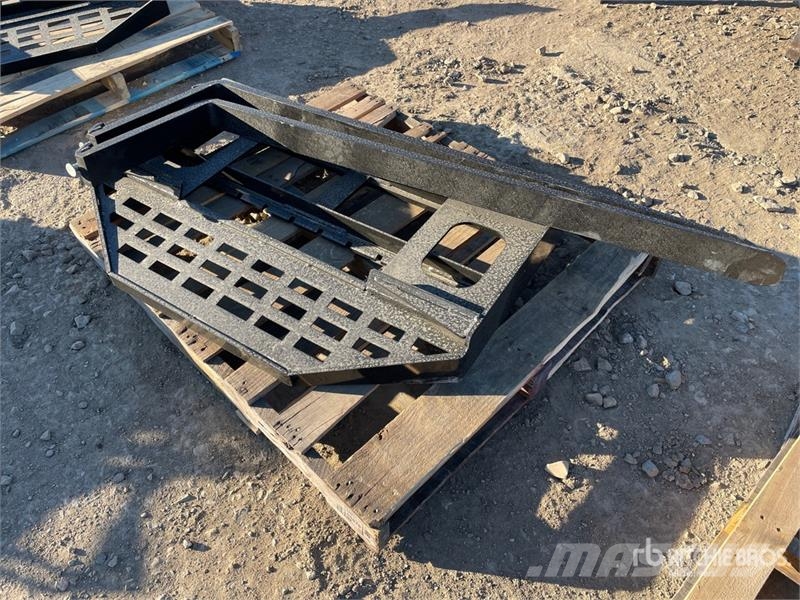 GIYI GY-DHC 60 in Skid Steer Forks (Unused) Fourche