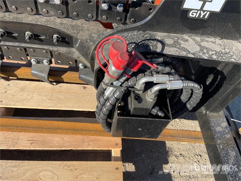 GIYI GY-DTC92 92 in Extended Skid Steer Trencher ( Kjedegravere