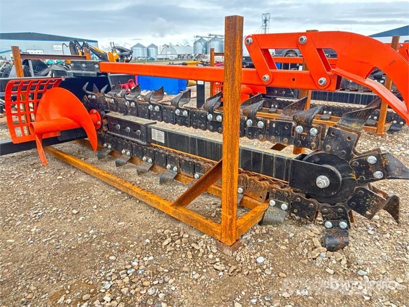 GIYI GY-DTC92 92 in Extended Skid Steer Trencher ( Trenchers