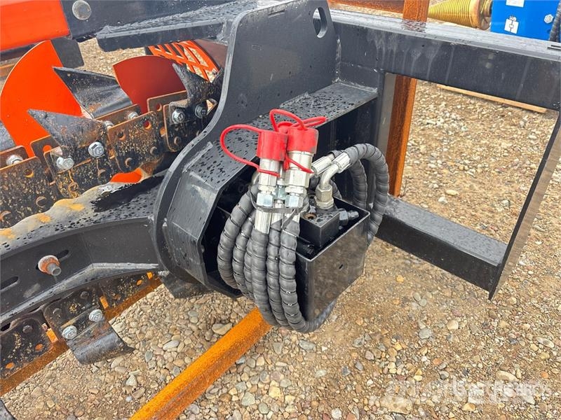GIYI GY-DTC92 92 in Extended Skid Steer Trencher ( Trenchers