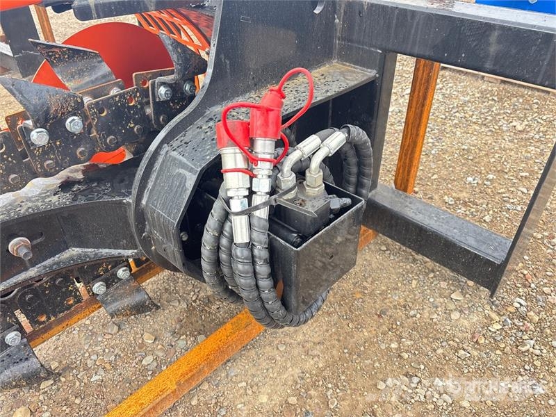 GIYI GY-DTC92 92 in Extended Skid Steer Trencher ( Trenchers