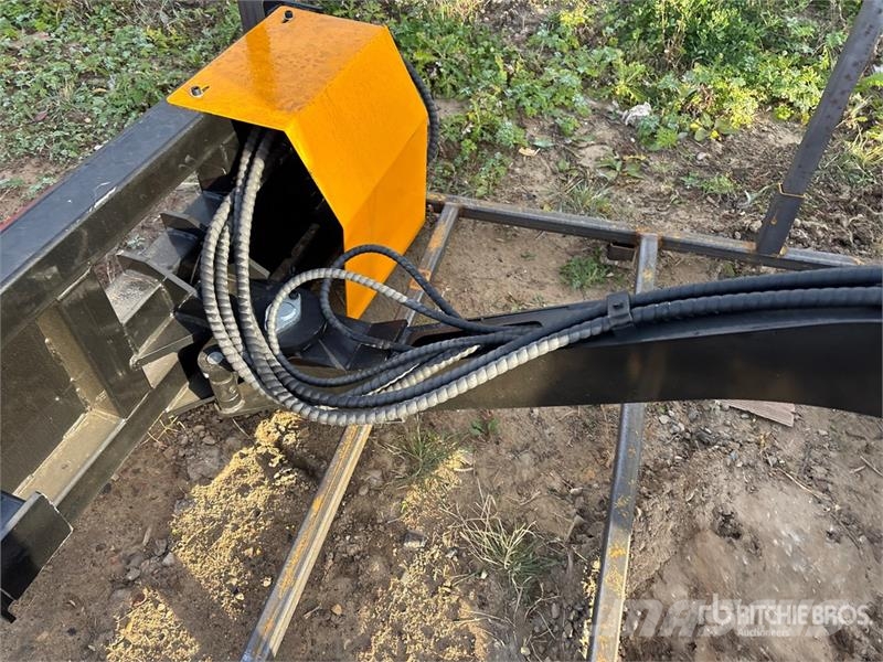 GIYI GY-ECA74 54 in Articulating Skid Steer Brush Kosiarki ciągnikowe i ciągnione