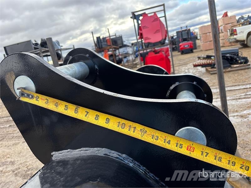 GIYI GY-FB60 60 in Cleanup Excavator Bucket - Fits Cucharones