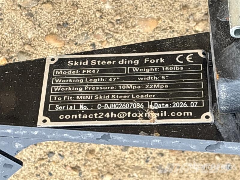  GIYI GY-FR47 29 in Mini Dingo Skid Steer Forks (Un 叉