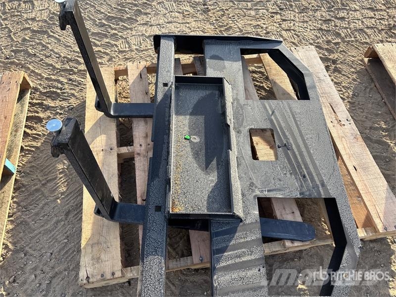  GIYI GY-FR47 29 in Mini Dingo Skid Steer Forks (Un Horquillas