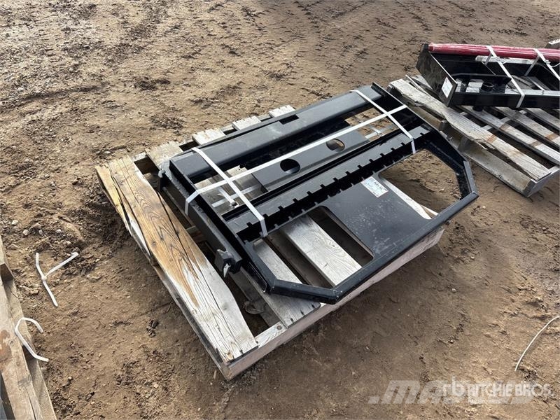  GIYI GY-FR47 47 in Mini Dingo Skid Steer Forks (Un Forche