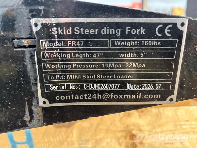  GIYI GY-FR47 47 in Mini Dingo Skid Steer Forks (Un Forquilhas