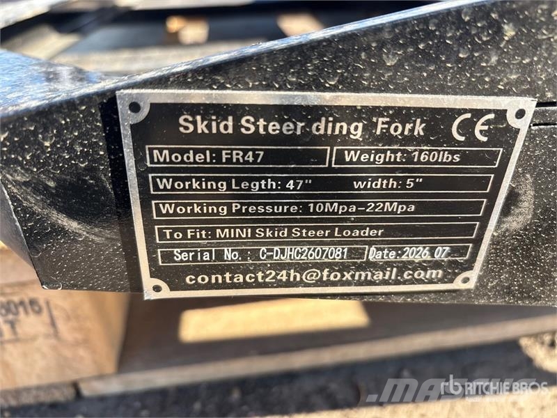  GIYI GY-FR47 47 in Mini Dingo Skid Steer Forks (Un Horquillas