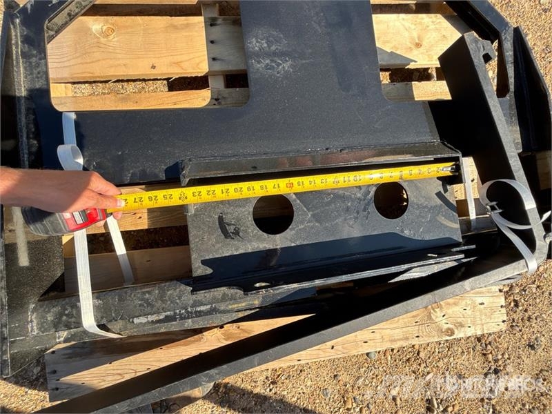 GIYI GY-FR47 47 in Mini Dingo Skid Steer Forks (Un Trukkihaarukat