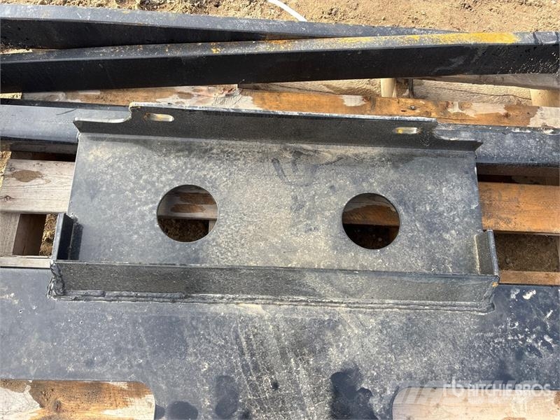 GIYI GY-FR47 47 in Mini Dingo Skid Steer Forks (Un Forche