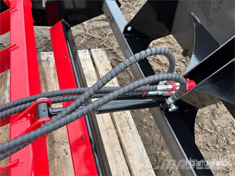  GIYI GY-FR70 69 in Skid Steer Landplane (Unused) Arrastradoras para campos