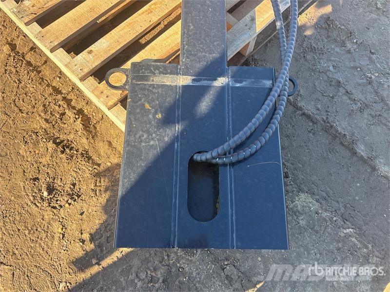  GIYI GY-FTL75 75 in Forklift Tire Lifter (Unused) 其他附件和零組件