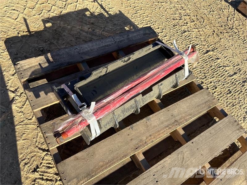  GIYI GY-HF47 39 in Skid Steer Bale Spear (Unused) Drugi deli