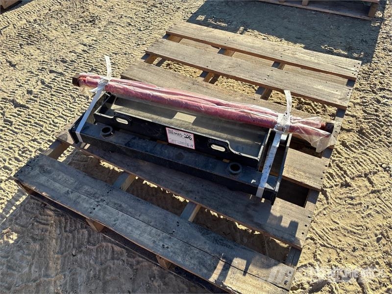 GIYI GY-HF47 39 in Skid Steer Bale Spear (Unused) Drugi deli