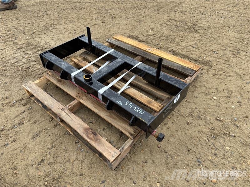  GIYI GY-HF47 46 in Skid Steer Bale Spear (Unused) Andre komponenter