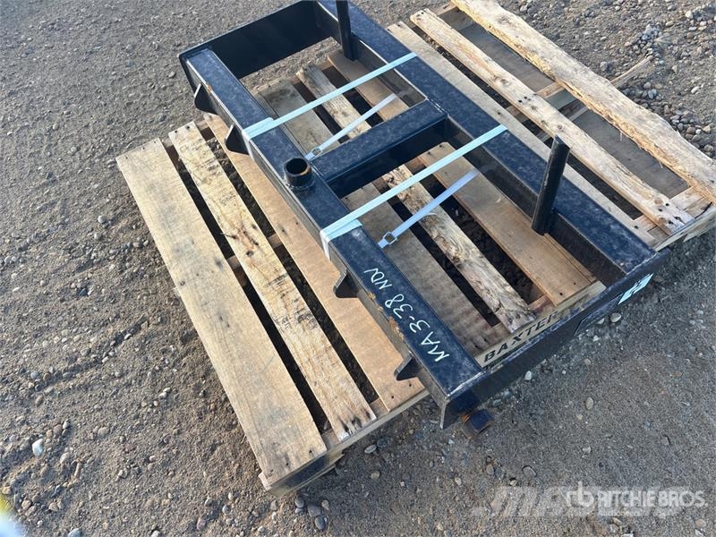  GIYI GY-HF47 47 in Skid Steer Bale Spear (Unused) Otros componentes
