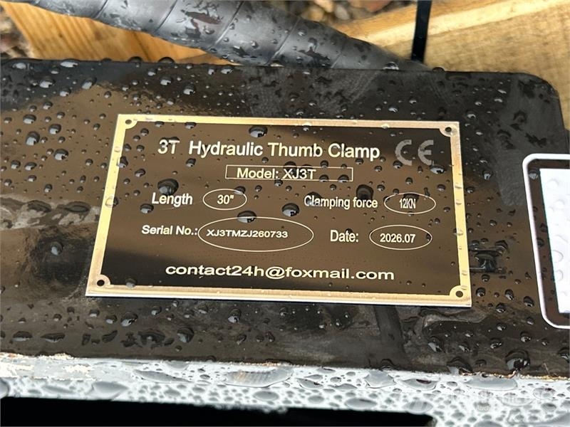  GIYI GY-J3T 11 in Hydraulic Excavator Thumb - Fits Buckets