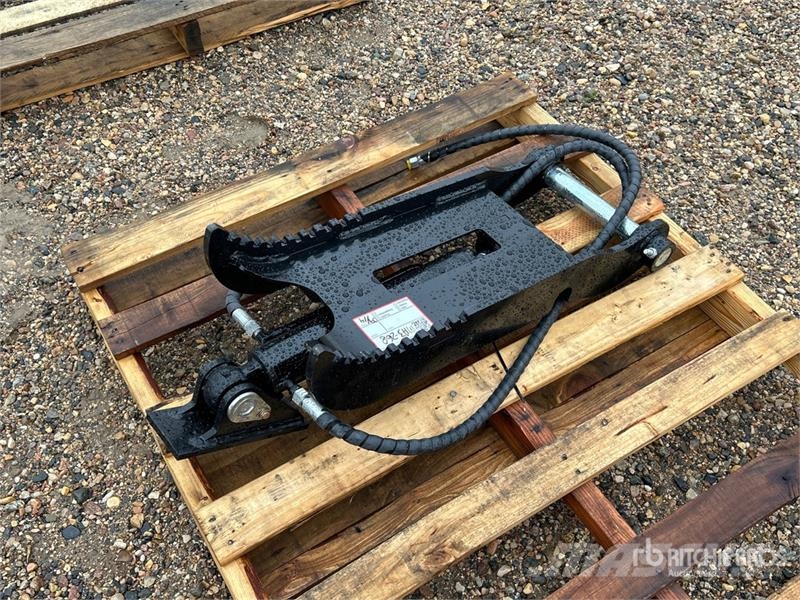  GIYI GY-J3T 11 in Hydraulic Excavator Thumb - Fits Buckets