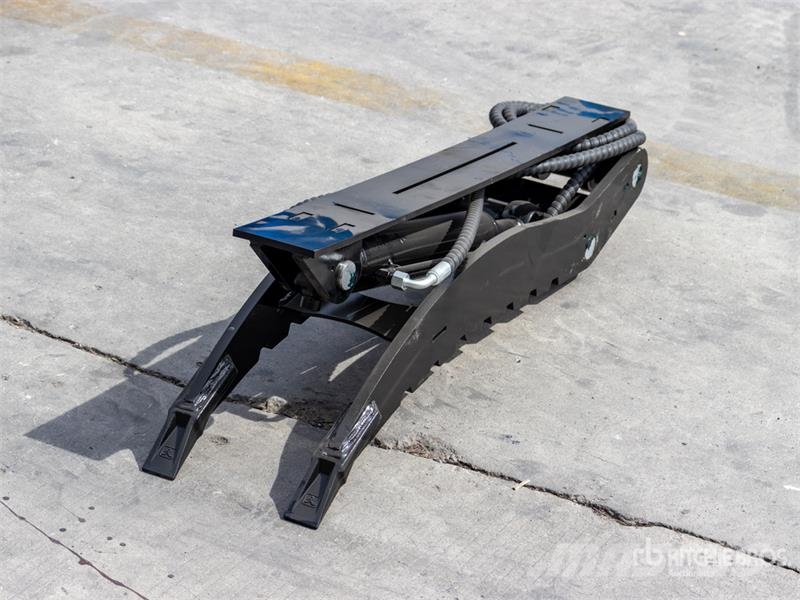 GIYI GY-J3T 11 in Hydraulic Excavator Thumb - Fits Buckets