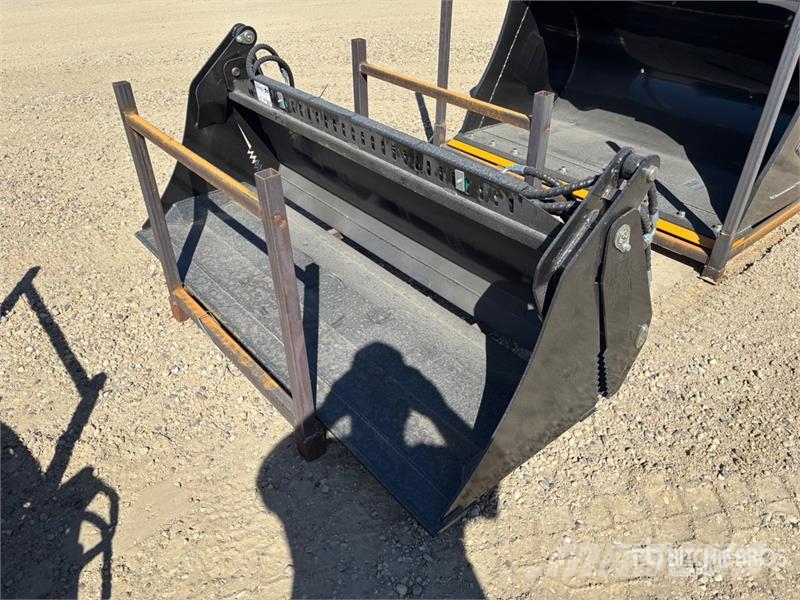  GIYI GY-KH72 72 in Multi-Purpose Skid Steer Bucket Godet