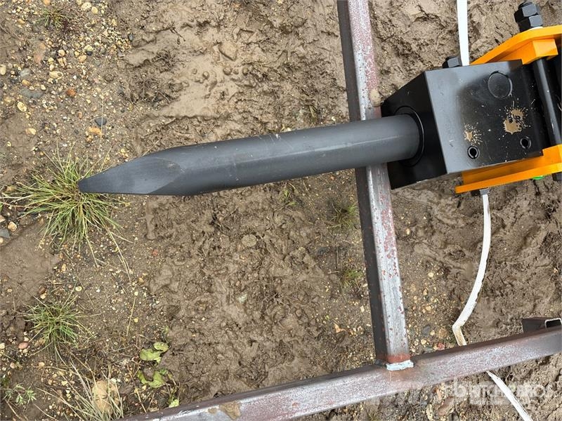  GIYI GY-P680 Skid Steer Breaker (Unused) Iskuvasarat