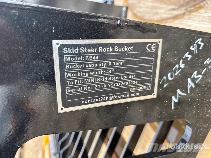 GIYI GY-RB44 42 in Rock Mini Skid Steer Bucket (Un Godet