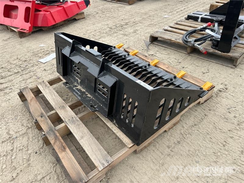  GIYI GY-RB44 44 in Mini Rock Skid Steer Bucket (Un Godet