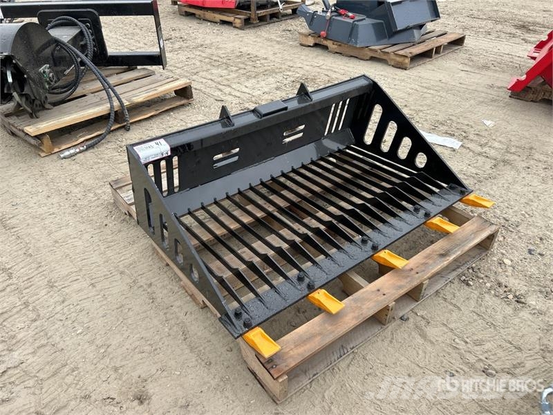 GIYI GY-RB44 44 in Mini Rock Skid Steer Bucket (Un Godet