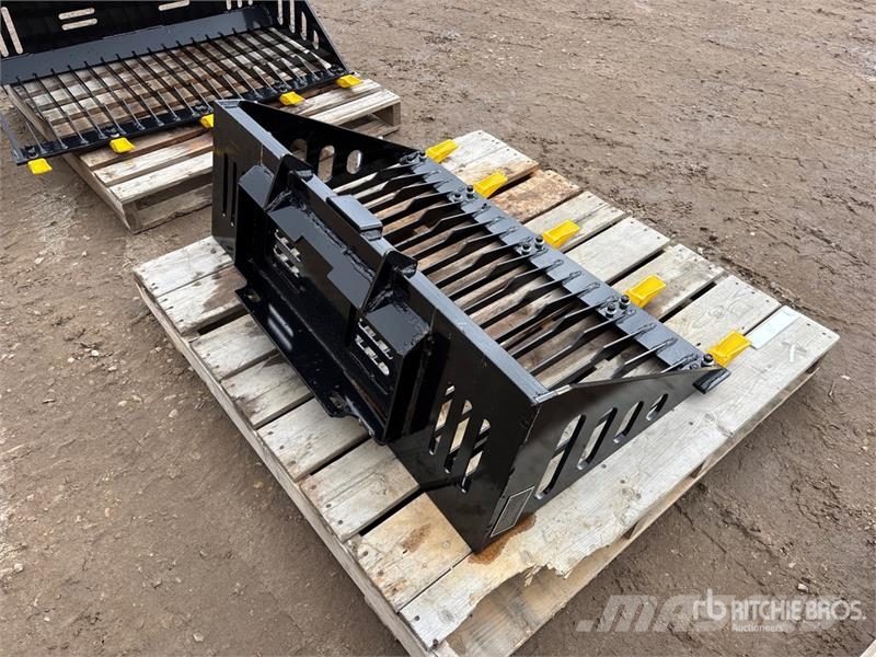  GIYI GY-RB44 44 in Rock Mini Skid Steer Bucket (Un Cucharones