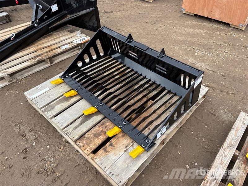  GIYI GY-RB44 44 in Rock Mini Skid Steer Bucket (Un Cucharones