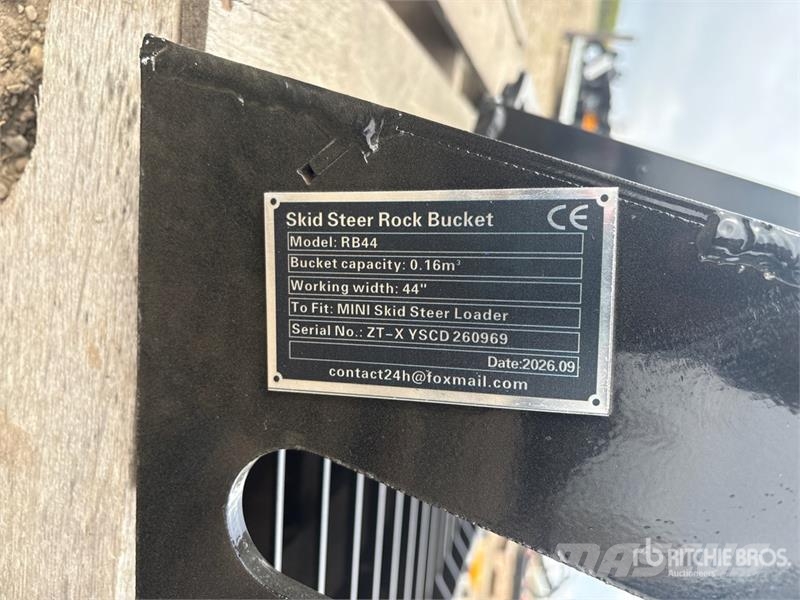 GIYI GY-RB44 44 in Rock Mini Skid Steer Bucket (Un Κουβάδες