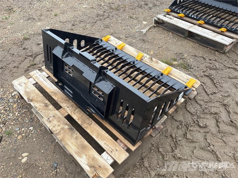  GIYI GY-RB44 Rock Mini Skid Steer Bucket (Unused) Kausi