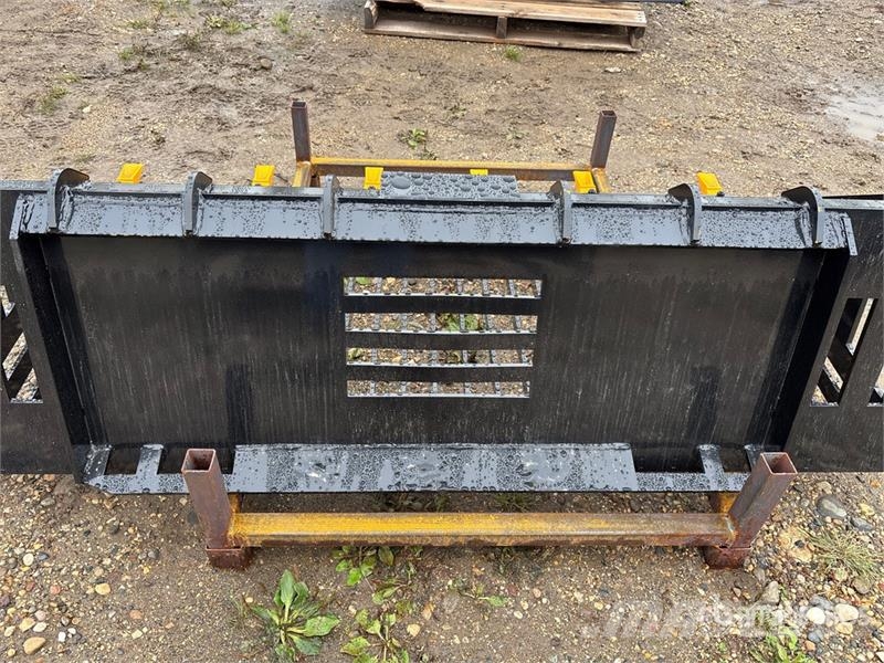 GIYI GY-RB66 66 in Rock Skid Steer Bucket (Unused) Kausi