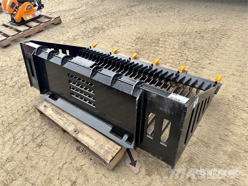 GIYI GY-RB66 66 in Rock Skid Steer Bucket (Unused) Godet